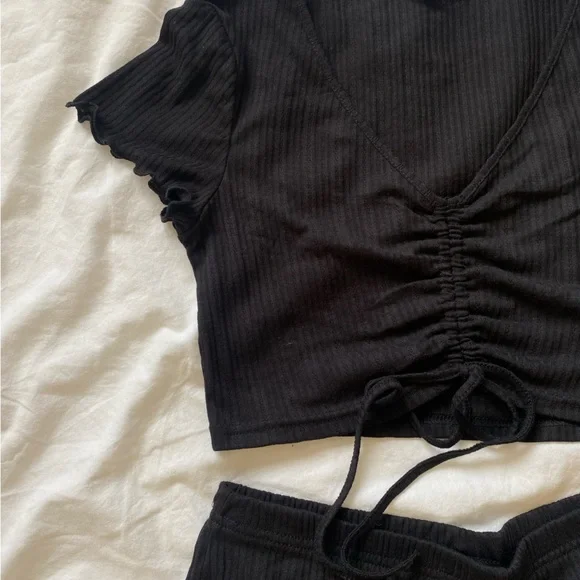 SHEIN Black Ribbed Ruched Crop Top & Shorts Lounge Set - Picture 3 of 7
